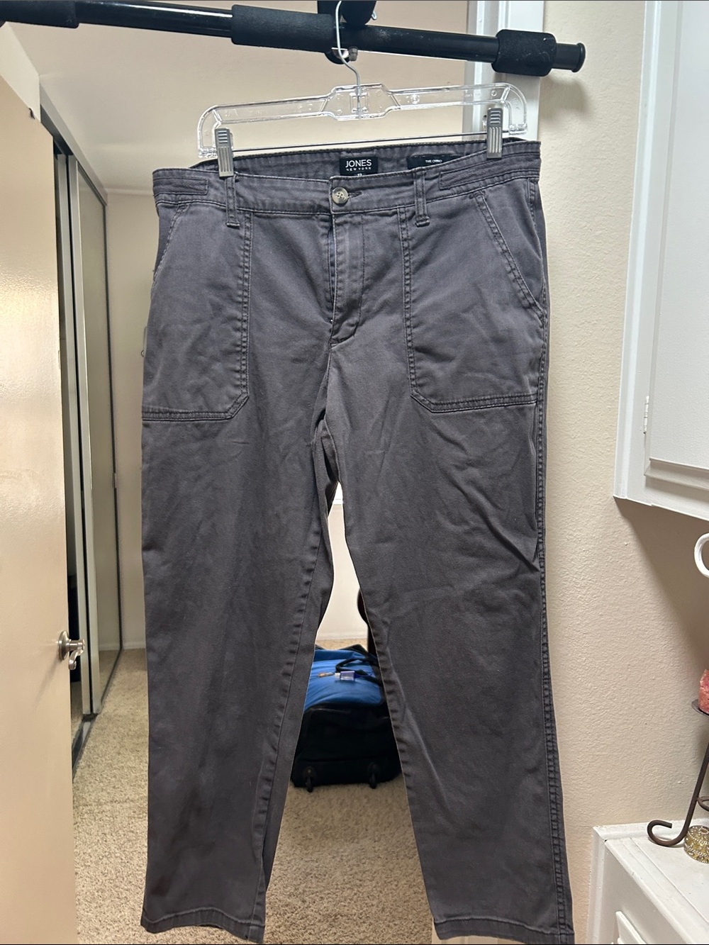 Jones New York Charcoal Straight-Leg Crop Chinos
